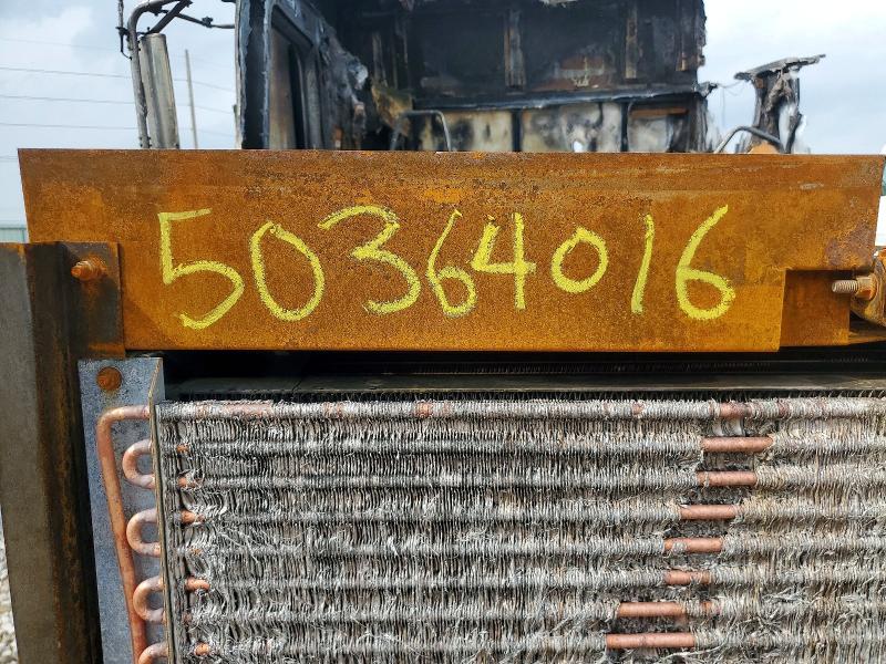 2000 International 9900i მანქანა იყიდება აუქციონზე, vin: 2HSCHASR7YC084059, აუქციონის ნომერი: 50364016