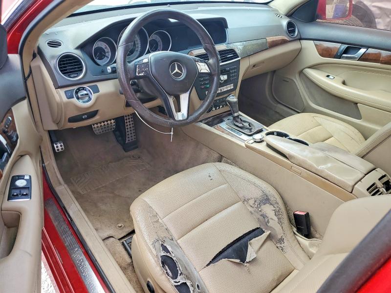 49711006 :رقم المزاد ، WDDGJ4HB5FG384338 vin ، 2015 Mercedes-benz C مزاد بيع