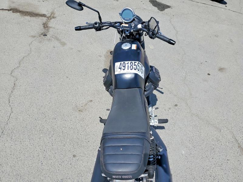 49185676 :رقم المزاد ، ZGUKZUA09MM000319 vin ، 2021 Moto Guzzi V7 مزاد بيع