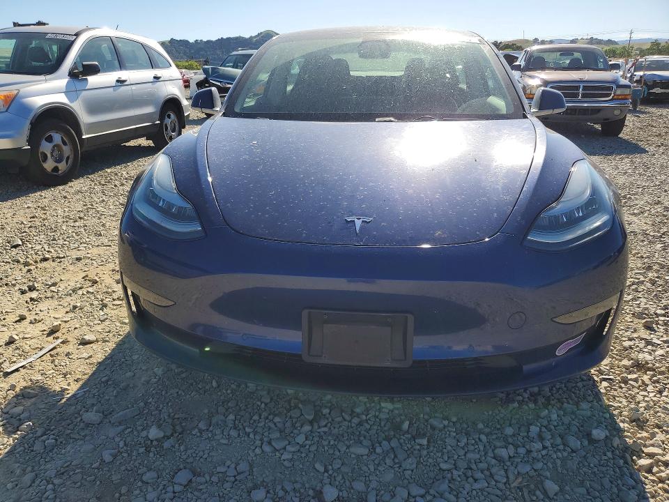 48797436 :رقم المزاد ، 5YJ3E1EA8KF400799 vin ، 2019 Tesla Model 3 مزاد بيع