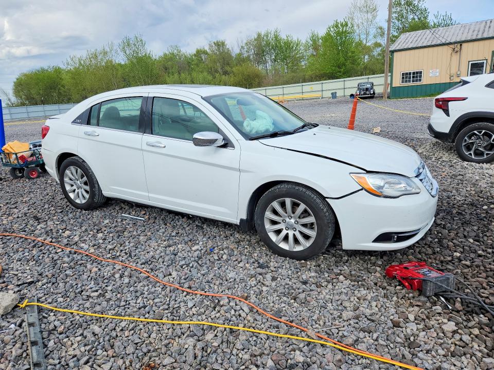 50439406 :رقم المزاد ، 1C3CCBCG1EN134586 vin ، 2014 Chrysler 200 مزاد بيع