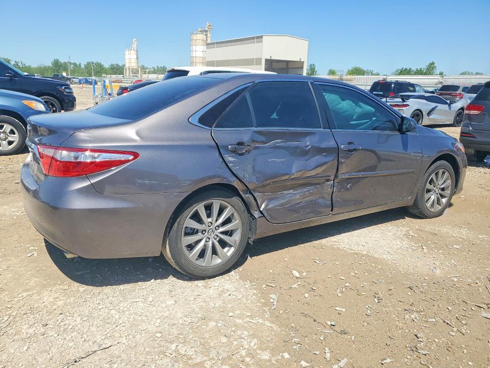 51431506 :رقم المزاد ، 4T1BF1FK2FU915757 vin ، 2015 Toyota Camry مزاد بيع