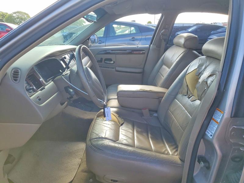 50494016 :رقم المزاد ، 1LNHM82W4YY940642 vin ، 2000 Lincoln Town Car مزاد بيع
