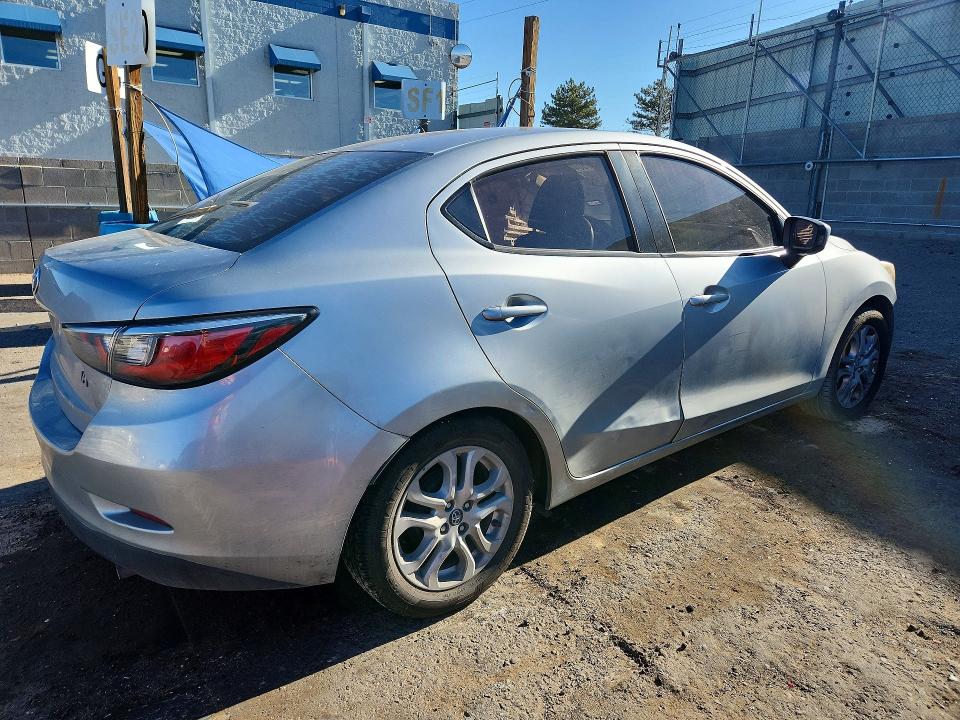 48504826 :رقم المزاد ، 3MYDLBYV6JY321747 vin ، 2018 Toyota Yaris Ia مزاد بيع