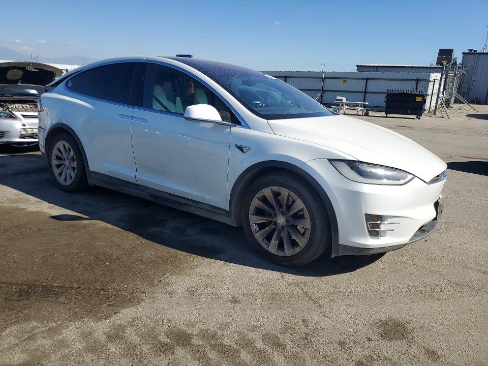 49493556 :رقم المزاد ، 5YJXCAE28HF059123 vin ، 2017 Tesla Model X مزاد بيع