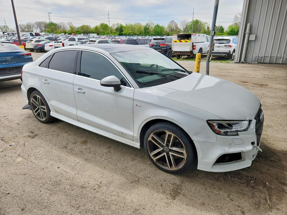 51320826 :رقم المزاد ، WAUJ8GFF7J1017968 vin ، 2018 Audi A3 مزاد بيع