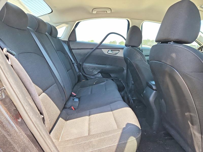 50287016 :رقم المزاد ، 3KPF24AD6ME266875 vin ، 2021 Kia Forte مزاد بيع