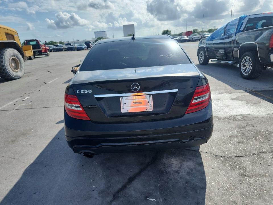 48490726 :رقم المزاد ، WDDGF4HB6EG220841 vin ، 2014 Mercedes-benz C مزاد بيع