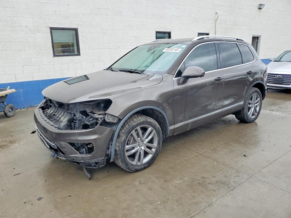 48290146 :رقم المزاد ، WVGEF9BP6GD012879 vin ، 2016 Volkswagen Touareg مزاد بيع