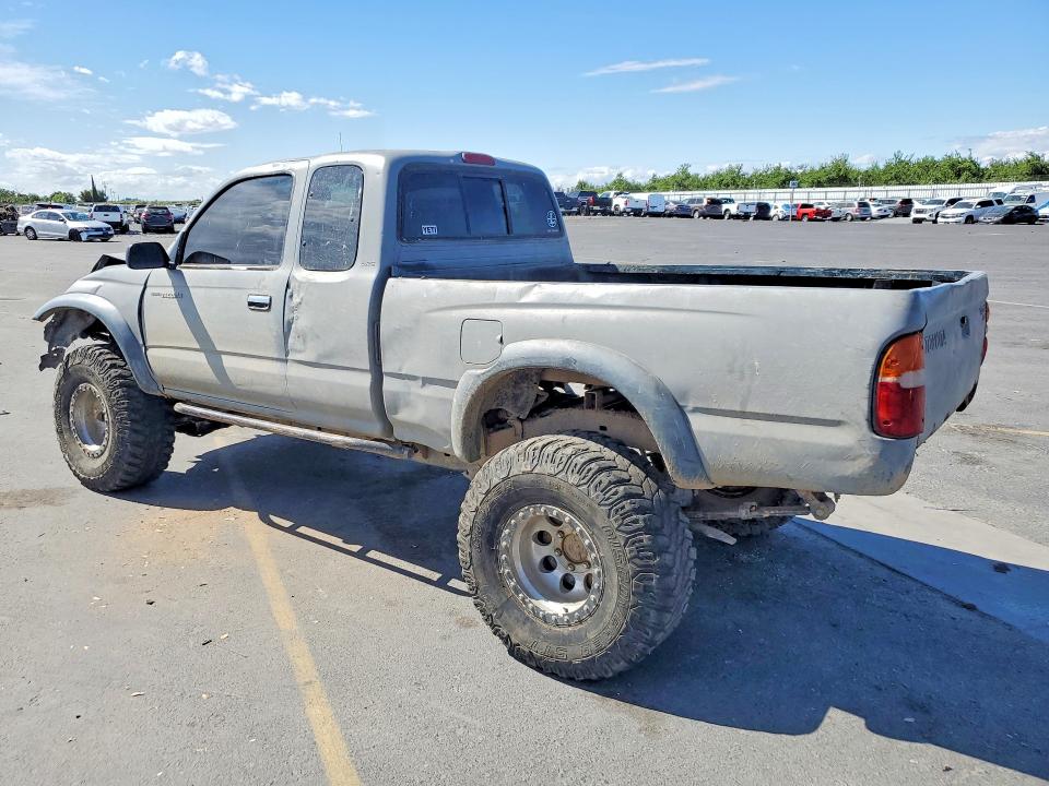 2001 Toyota Tacoma მანქანა იყიდება აუქციონზე, vin: 5TEWN72N11Z747282, აუქციონის ნომერი: 49104466