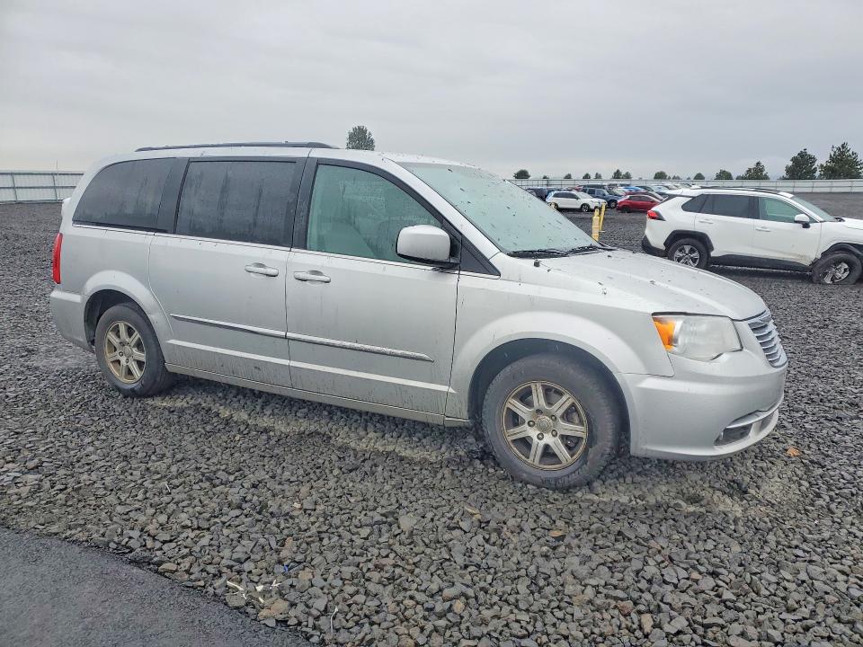 48523146 :رقم المزاد ، 2A4RR5DG4BR687598 vin ، 2011 Chrysler Town & Country مزاد بيع