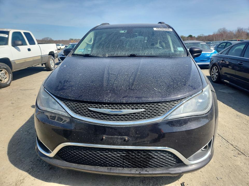 49482696 :رقم المزاد ، 2C4RC1BG2JR126415 vin ، 2018 Chrysler Pacifica مزاد بيع