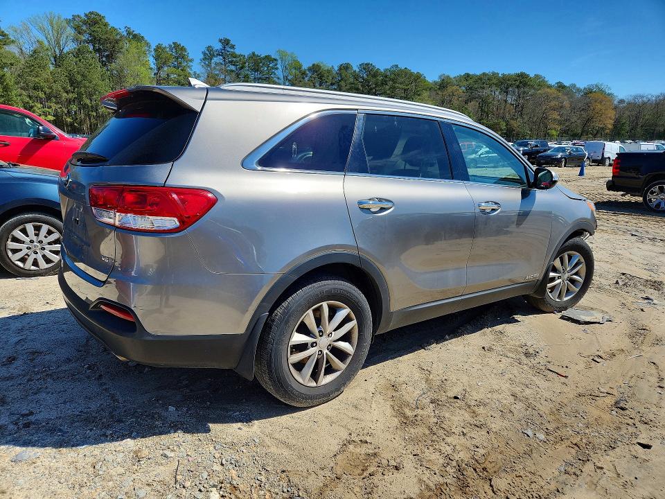 48810516 :رقم المزاد ، 5XYPGDA56HG232135 vin ، 2017 Kia Sorento مزاد بيع