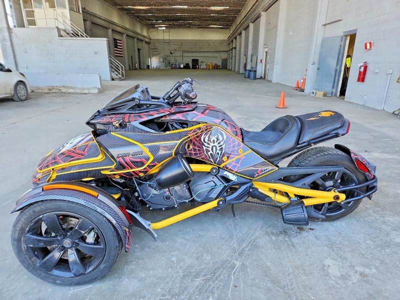 Продажа на аукционе авто 2017 Can-am Spyder Roadster, vin: 2BXRDDD24HV000557, номер лота: 48677036