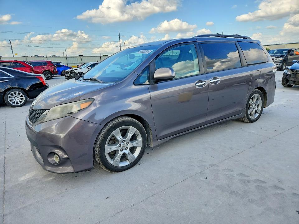 2013 Toyota Sienna მანქანა იყიდება აუქციონზე, vin: 5TDXK3DC3DS283785, აუქციონის ნომერი: 49608506