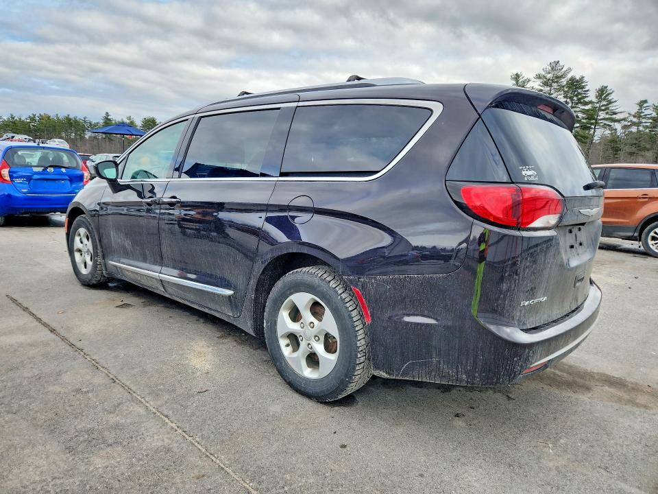 Продажа на аукционе авто 2017 Chrysler Pacifica, vin: 2C4RC1EG9HR653664, номер лота: 47910996
