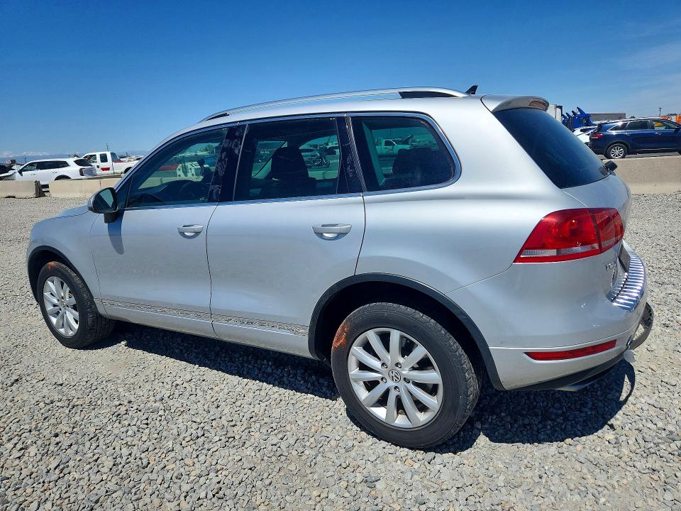 50979366 :رقم المزاد ، WVGEF9BP2DD006833 vin ، 2013 Volkswagen Touareg مزاد بيع
