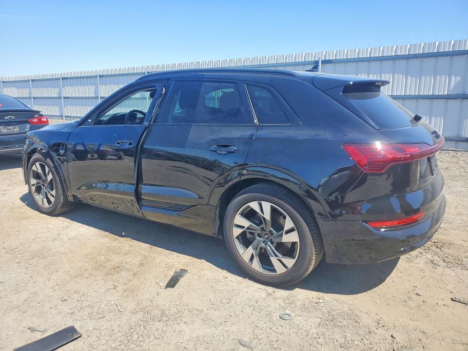 49625656 :رقم المزاد ، WA1AAAGE8PB005058 vin ، 2023 Audi E-tron مزاد بيع