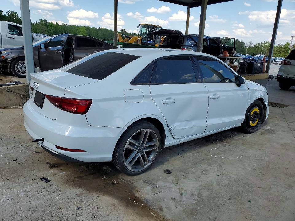 Продаж на аукціоні авто 2017 Audi A3, vin: WAUAUGFF2H1033808, номер лоту: 52128386