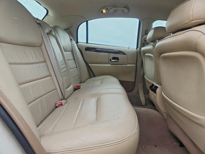 Продаж на аукціоні авто 2001 Lincoln Town Car, vin: 1LNHM81WX1Y647304, номер лоту: 50566956