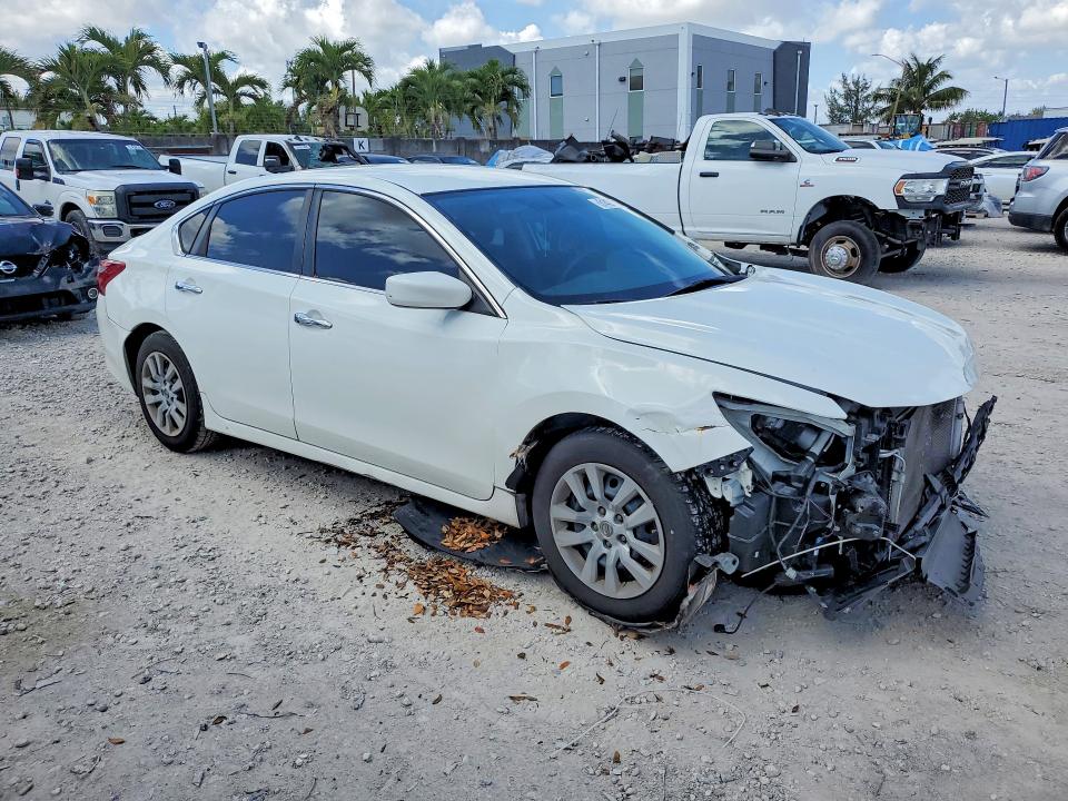 2018 Nissan Altima მანქანა იყიდება აუქციონზე, vin: 1N4AL3AP8JC229900, აუქციონის ნომერი: 51432906