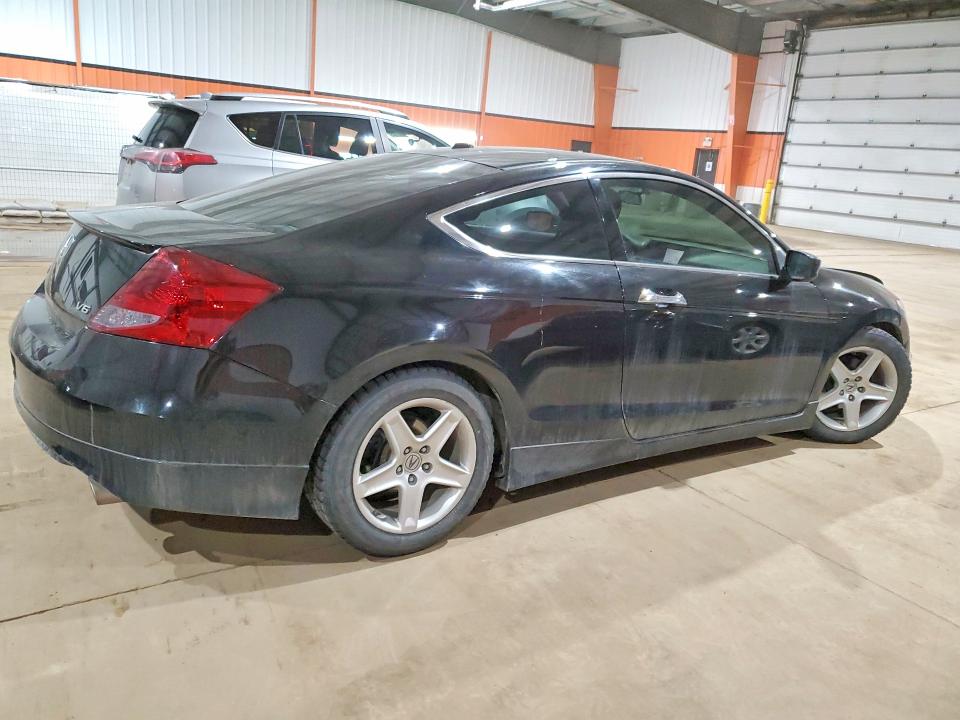 51125126 :رقم المزاد ، 1HGCS2B80BA800415 vin ، 2011 Honda Accord مزاد بيع