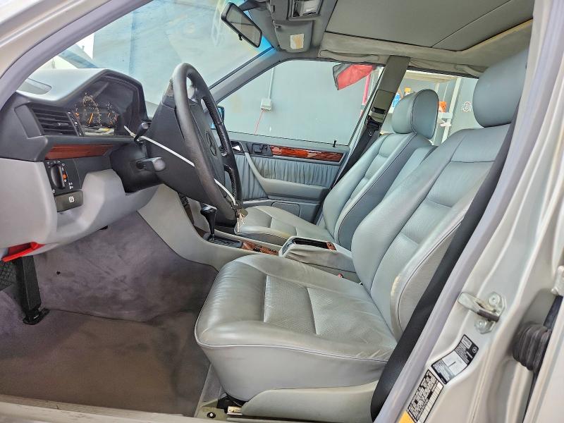 Продажа на аукционе авто 1995 Mercedes Benz E, vin: WDBEA32E1SC212130, номер лота: 46623296