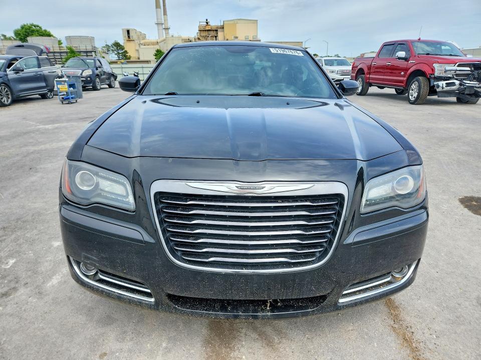 2014 Chrysler 300 მანქანა იყიდება აუქციონზე, vin: 2C3CCABG8EH352500, აუქციონის ნომერი: 51967676