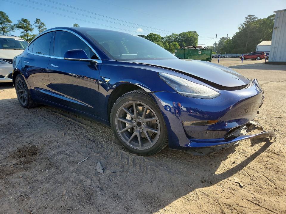 49223146 :رقم المزاد ، 5YJ3E1EAXJF059260 vin ، 2018 Tesla Model 3 مزاد بيع