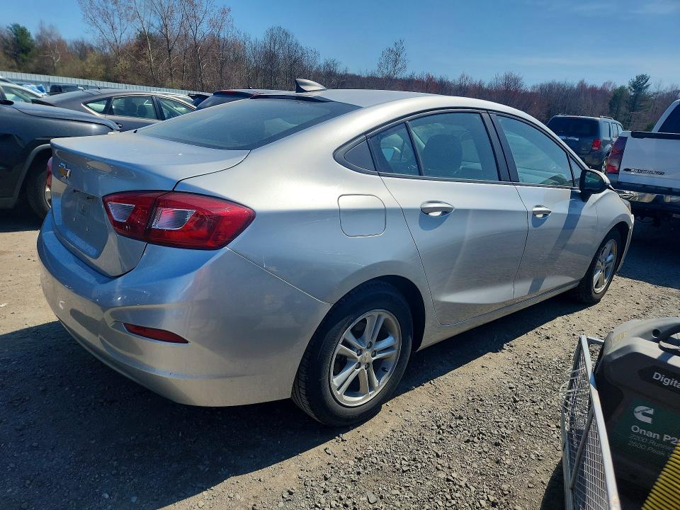 49750776 :رقم المزاد ، 1G1BC5SM1K7122754 vin ، 2019 Chevrolet Cruze مزاد بيع