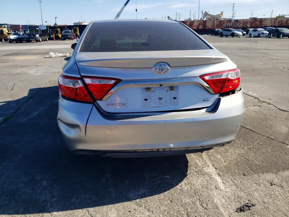 2017 Toyota Camry მანქანა იყიდება აუქციონზე, vin: 4T1BF1FK8HU406498, აუქციონის ნომერი: 51030326