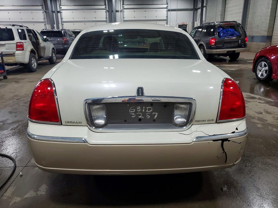 Продажа на аукционе авто 2006 Lincoln Town Car, vin: 1LNHM81V86Y644366, номер лота: 51885976