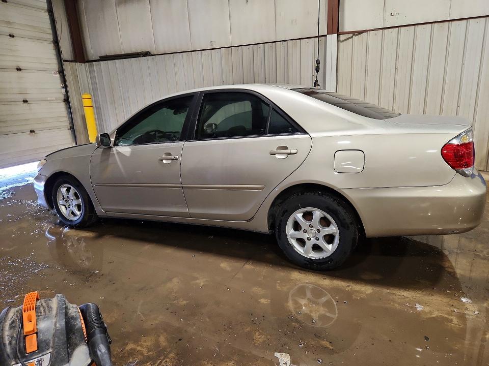 2005 Toyota Camry მანქანა იყიდება აუქციონზე, vin: 4T1BE32K95U381904, აუქციონის ნომერი: 50631336