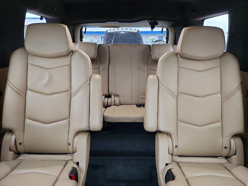 51334106 :رقم المزاد ، 1GYS4DKJ9JR100180 vin ، 2018 Cadillac Escalade مزاد بيع