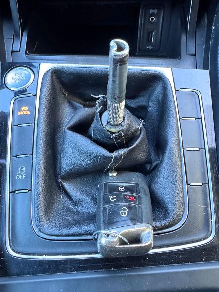 2016 Volkswagen Golf R მანქანა იყიდება აუქციონზე, vin: WVWUF7AU2GW081911, აუქციონის ნომერი: 51894396