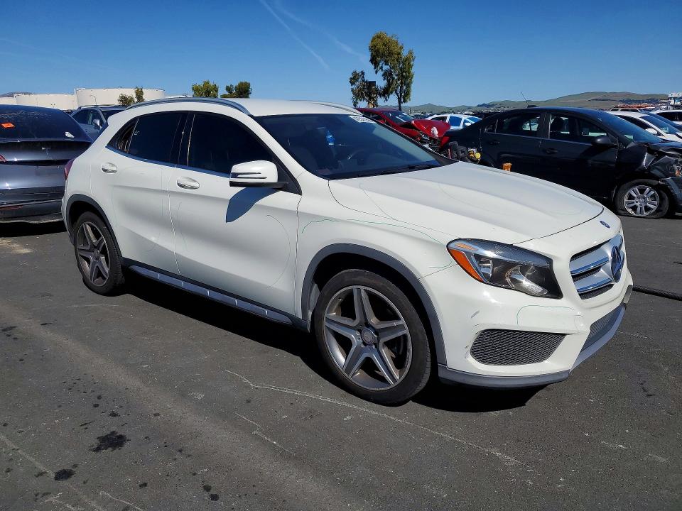 49548356 :رقم المزاد ، WDCTG4GB1FJ065637 vin ، 2015 Mercedes-benz Gla مزاد بيع