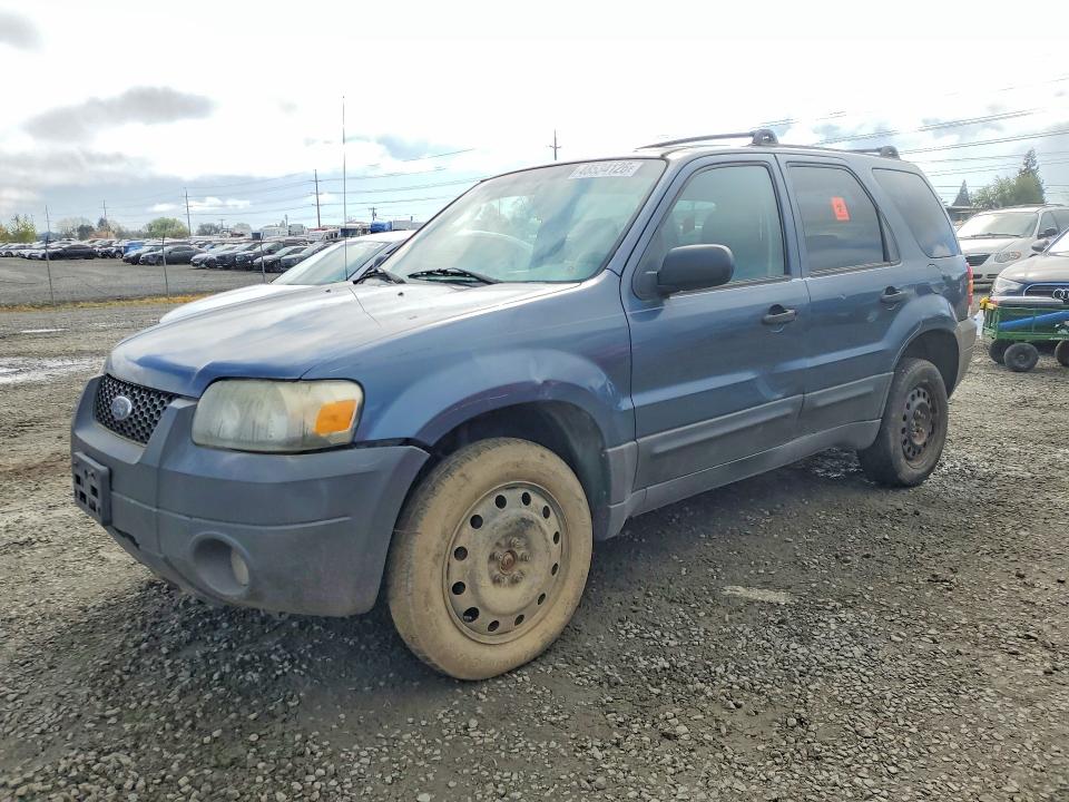48534126 :رقم المزاد ، 1FMCU93115KB93549 vin ، 2005 Ford Escape مزاد بيع