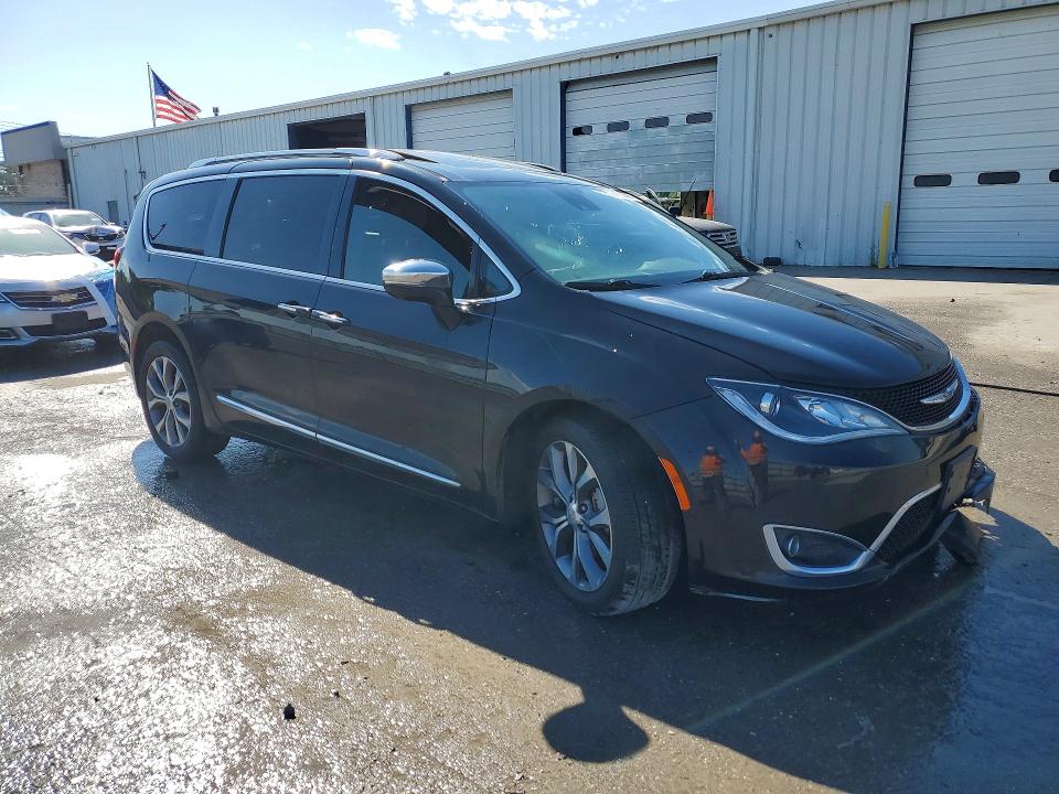 Продажа на аукционе авто 2018 Chrysler Pacifica, vin: 2C4RC1GG0JR259859, номер лота: 49162266