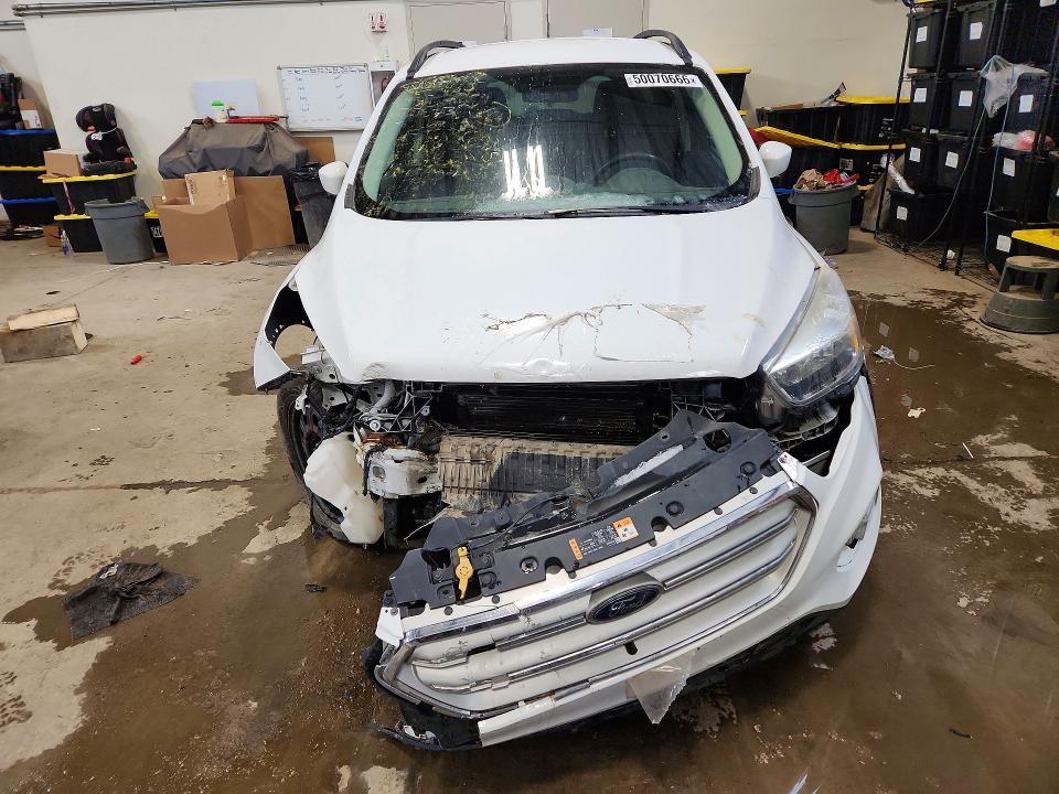 50070666 :رقم المزاد ، 1FMCU0GD3JUC80738 vin ، 2018 Ford Escape مزاد بيع