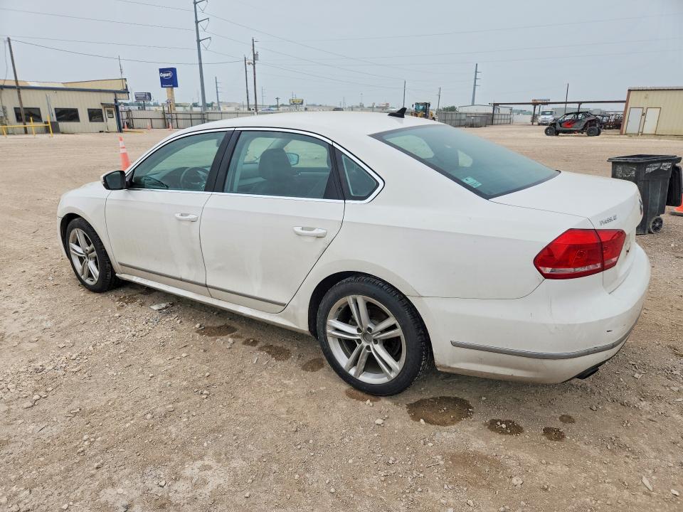 51447636 :رقم المزاد ، 1VWBT7A31FC014267 vin ، 2015 Volkswagen Passat مزاد بيع