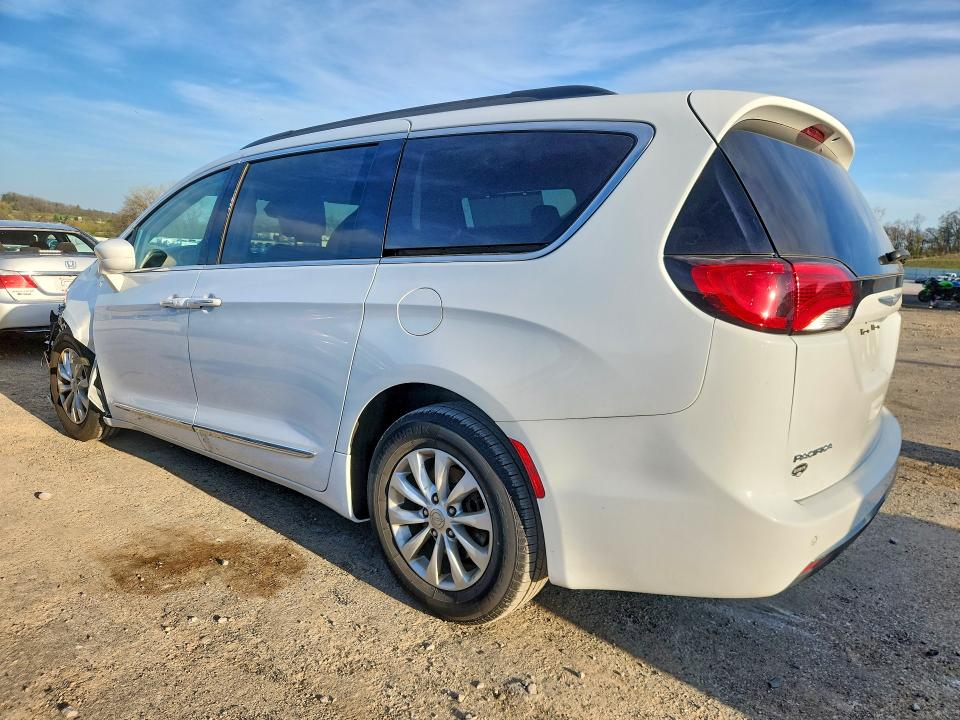 50892366 :رقم المزاد ، 2C4RC1BG8HR613113 vin ، 2017 Chrysler Pacifica مزاد بيع