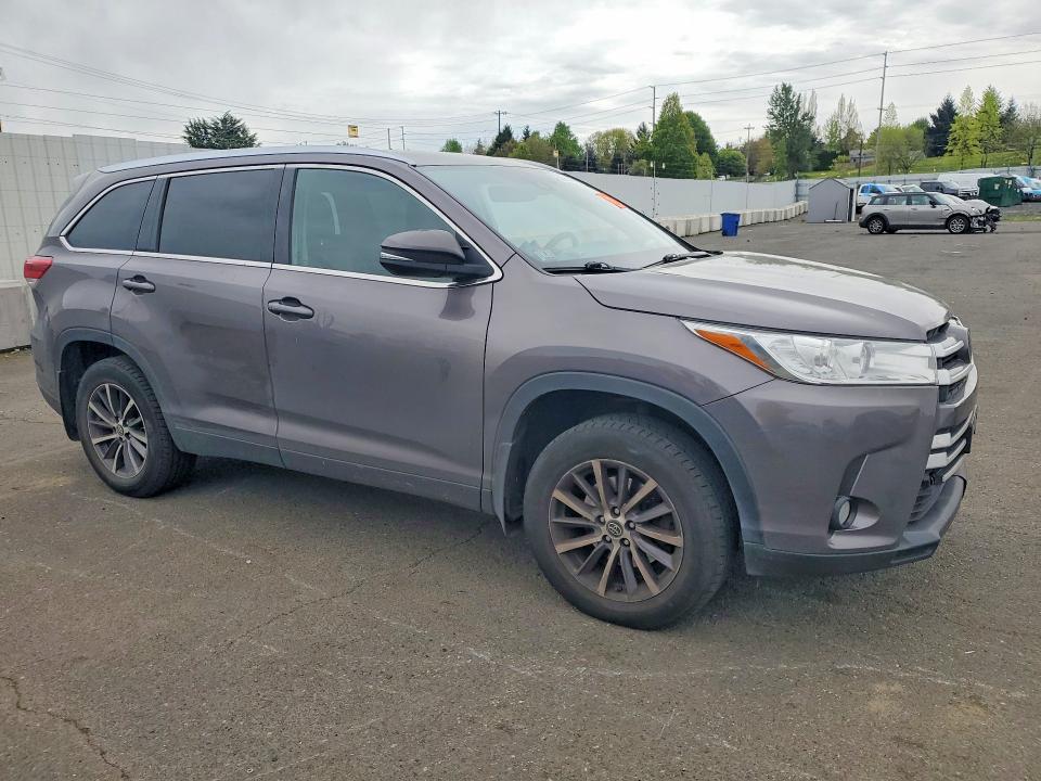 50766466 :رقم المزاد ، 5TDJZRFHXKS953407 vin ، 2019 Toyota Highlander مزاد بيع