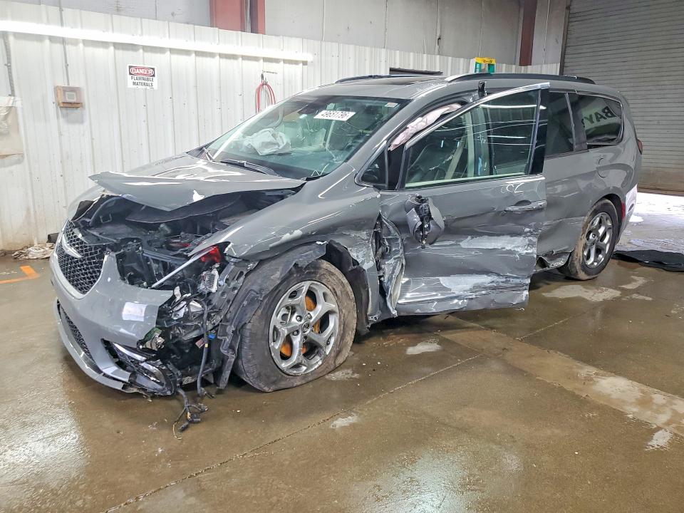 Auction sale of the 2022 Chrysler Pacifica, vin: 2C4RC1GG3NR176514, lot number: 49651796