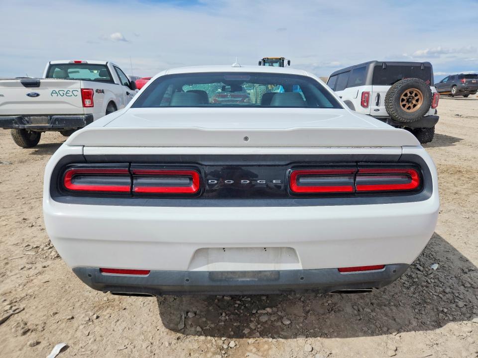 51032716 :رقم المزاد ، 2C3CDZBT7JH300617 vin ، 2018 Dodge Challenger مزاد بيع