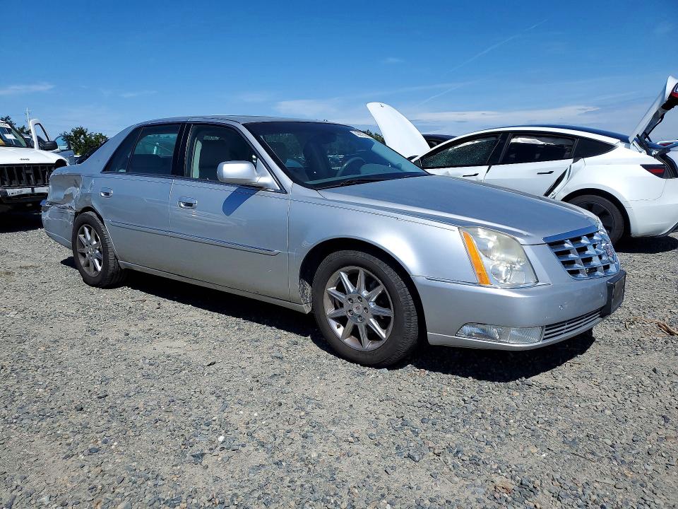 2011 Cadillac Dts მანქანა იყიდება აუქციონზე, vin: 1G6KD5E61BU111162, აუქციონის ნომერი: 49675296