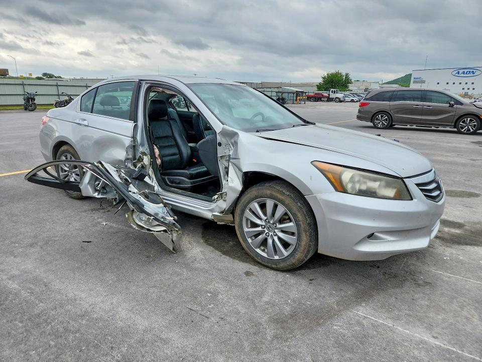 50826526 :رقم المزاد ، 1HGCP3F80CA006128 vin ، 2012 Honda Accord مزاد بيع