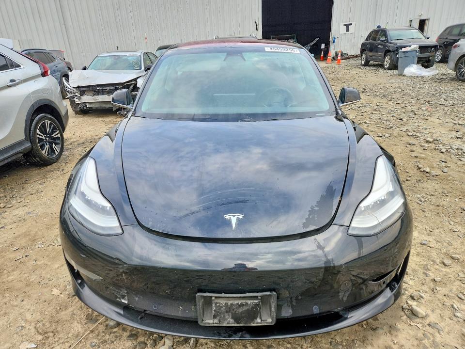 49459296 :رقم المزاد ، 5YJ3E1EB4JF184683 vin ، 2018 Tesla Model 3 مزاد بيع