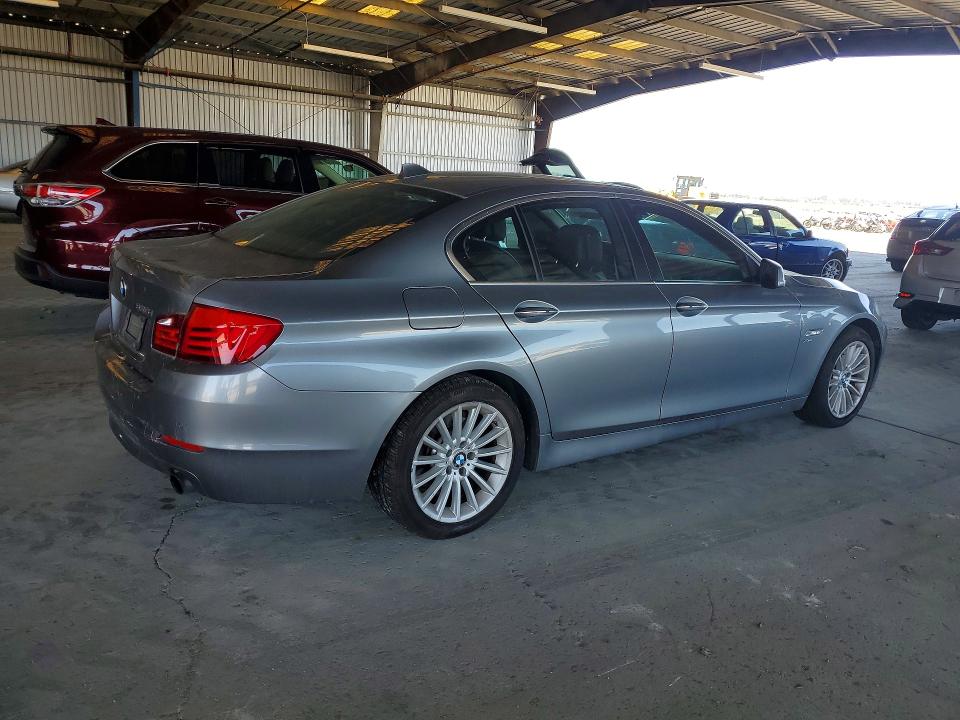 50325256 :رقم المزاد ، WBAFU7C56BC778512 vin ، 2011 Bmw 535 مزاد بيع