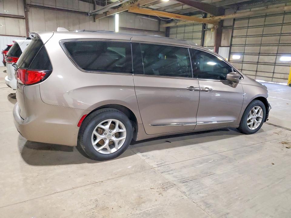 2017 Chrysler Pacifica მანქანა იყიდება აუქციონზე, vin: 2C4RC1EG6HR585288, აუქციონის ნომერი: 51823916