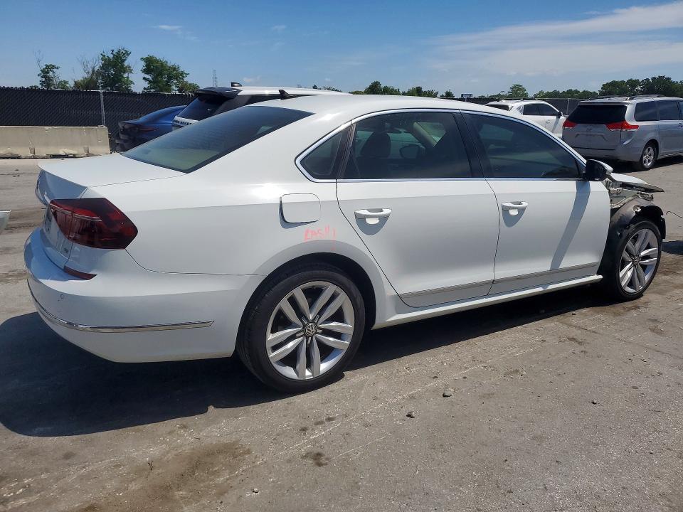 2017 Volkswagen Passat მანქანა იყიდება აუქციონზე, vin: 1VWGT7A38HC015747, აუქციონის ნომერი: 51034446